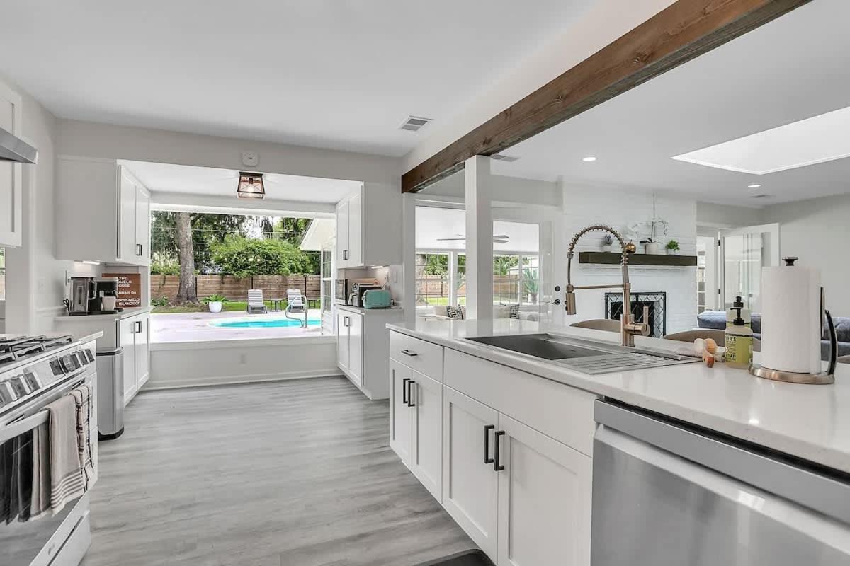 Holiday home Coastal Pool Retreat Near Downtown & Fun *