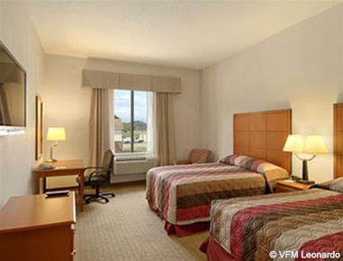 Baymont By Wyndham Savannah/garden Hotel