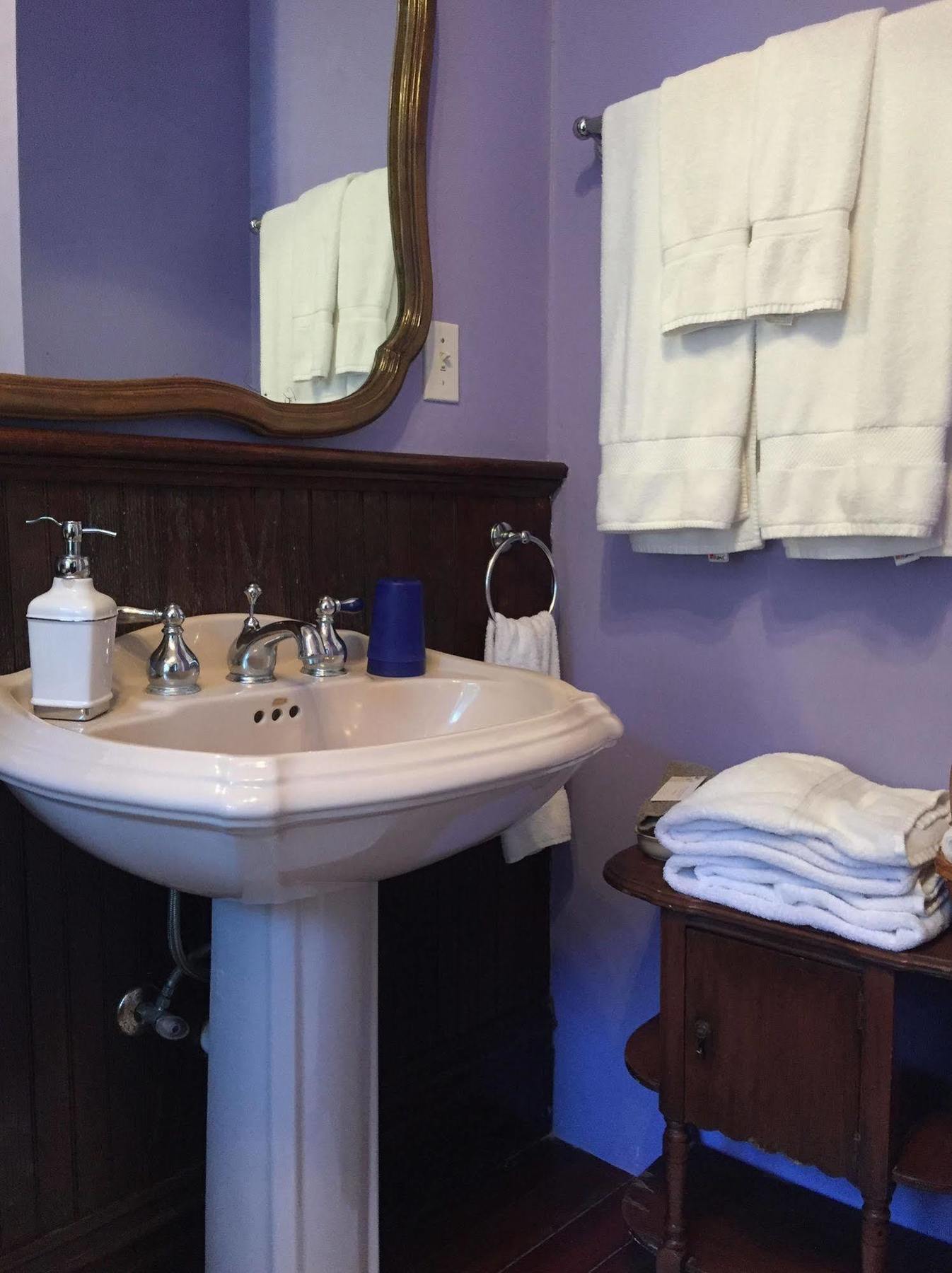 Bed & Breakfast Amethyst Garden