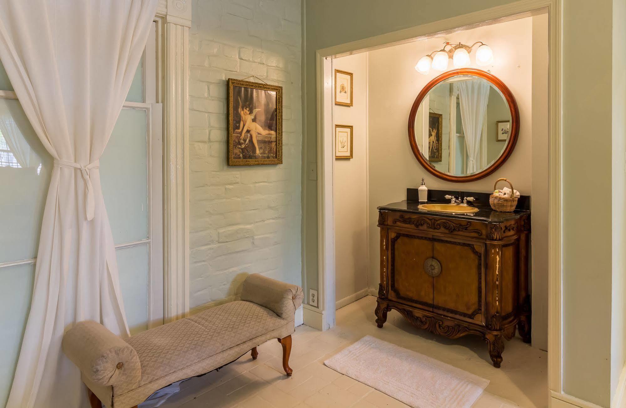Bed & Breakfast Amethyst Garden 4*