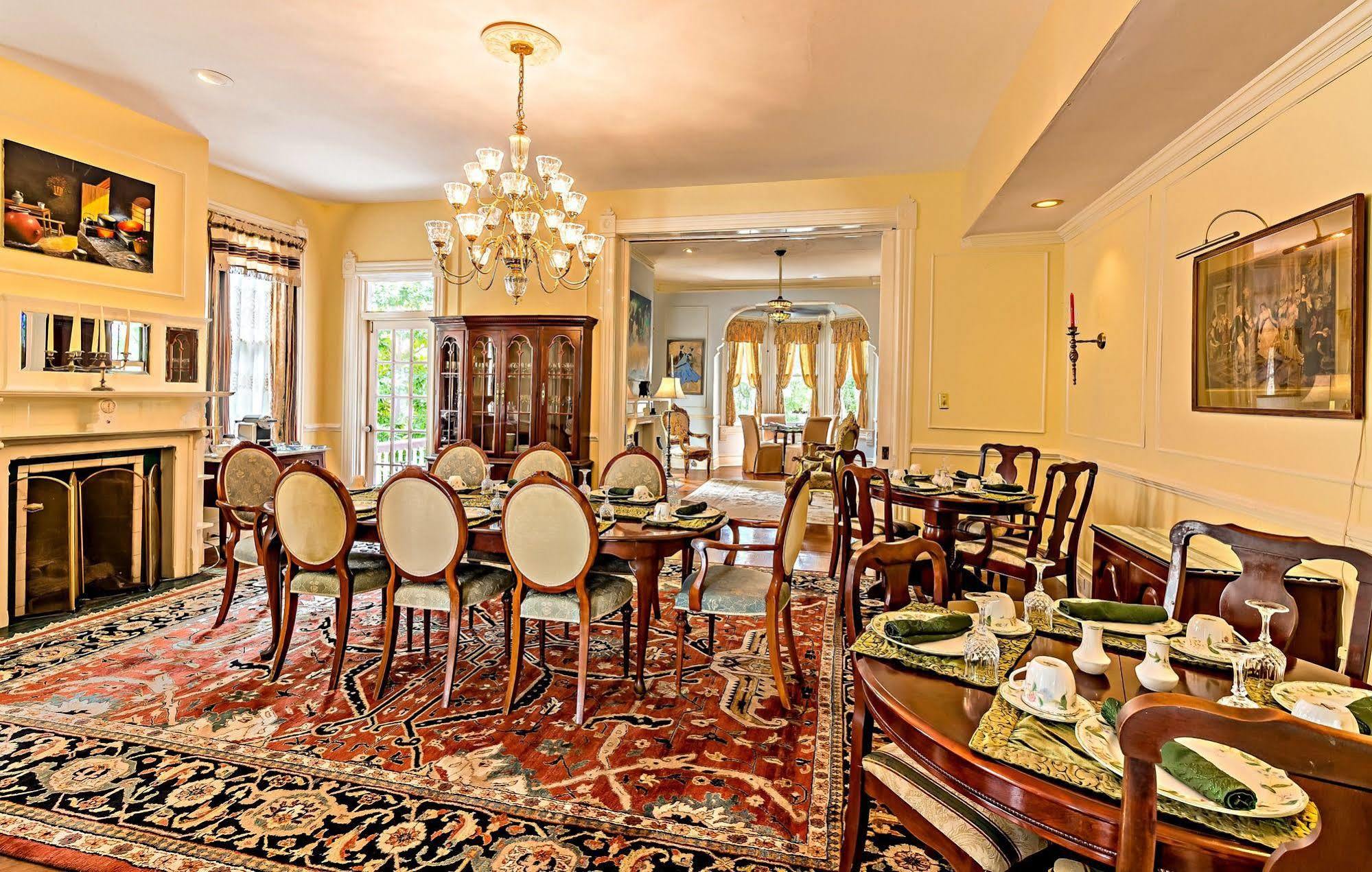 Bed & Breakfast Amethyst Garden