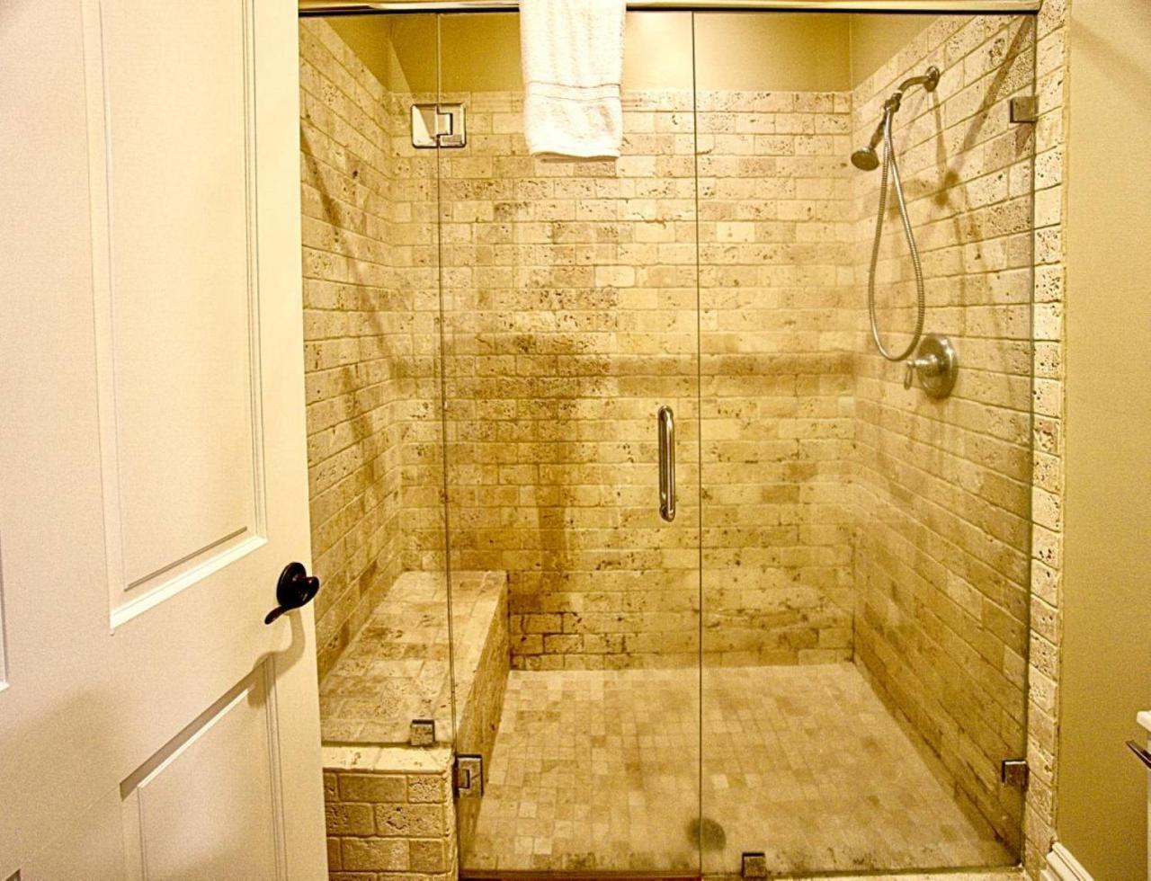 Bed & Breakfast Comfy Carriage House Steps From The River