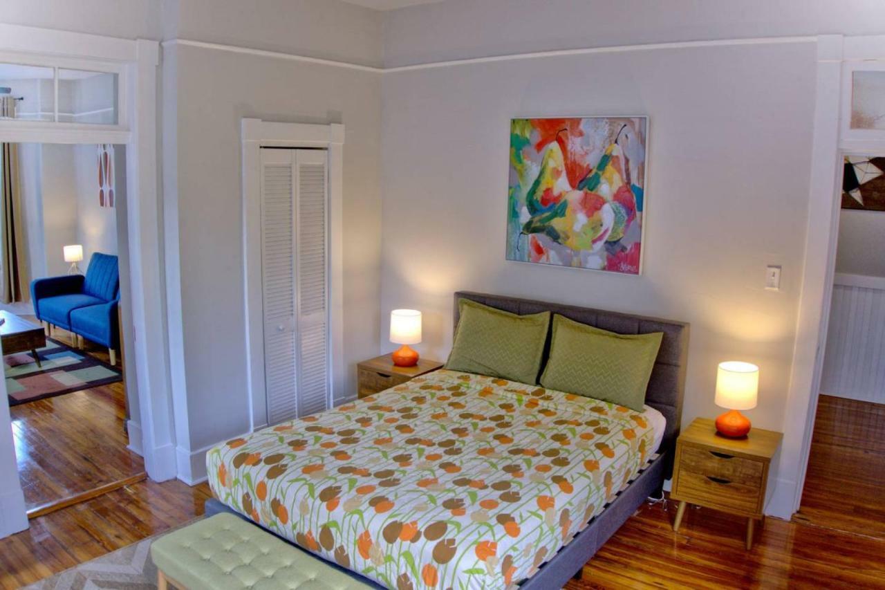 Beautiful Brick 2 Bedroom *