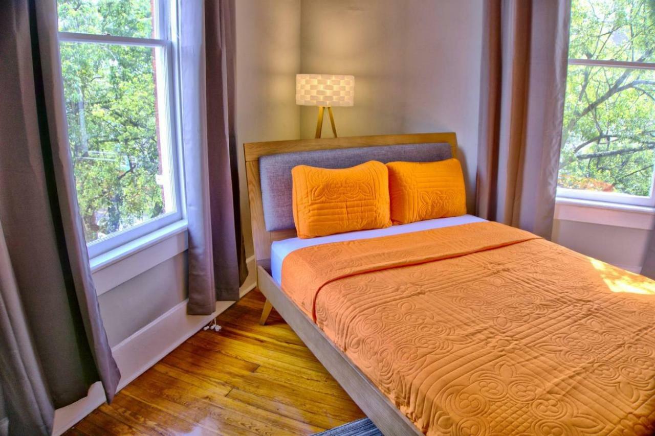 Apartment Beautiful Brick 2 Bedroom *
