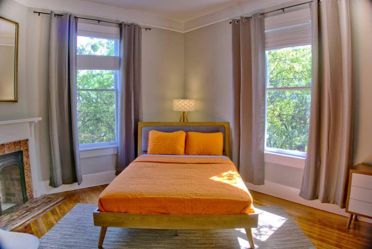 Beautiful Brick 2 Bedroom *