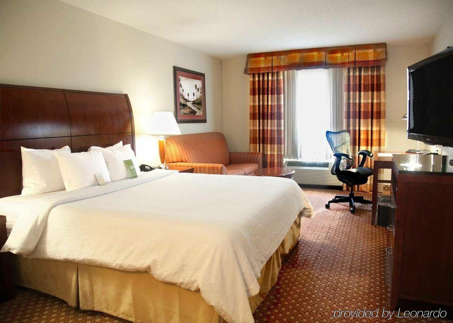 Hilton Garden Midtown 3*