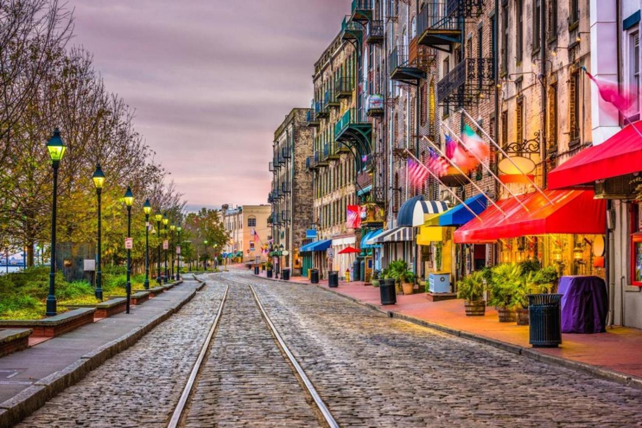 Bed & Breakfast Huge Victorian Beauty Overlooking Forsyth Park *