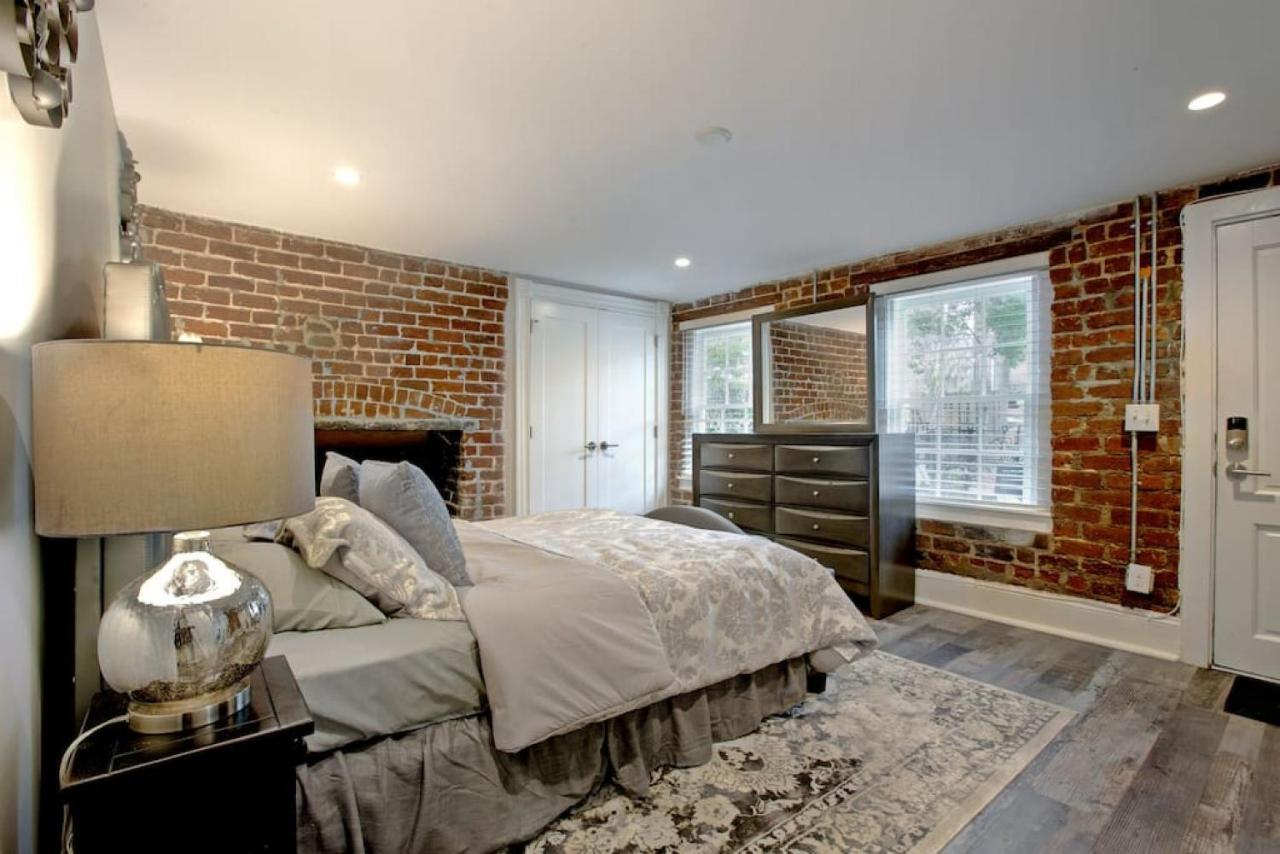 Holiday home Restored Historic 5 Bedroom 4 And A Half Bath Savannah