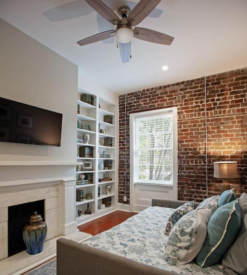 Restored Historic 5 Bedroom 4 And A Half Bath Holiday home *