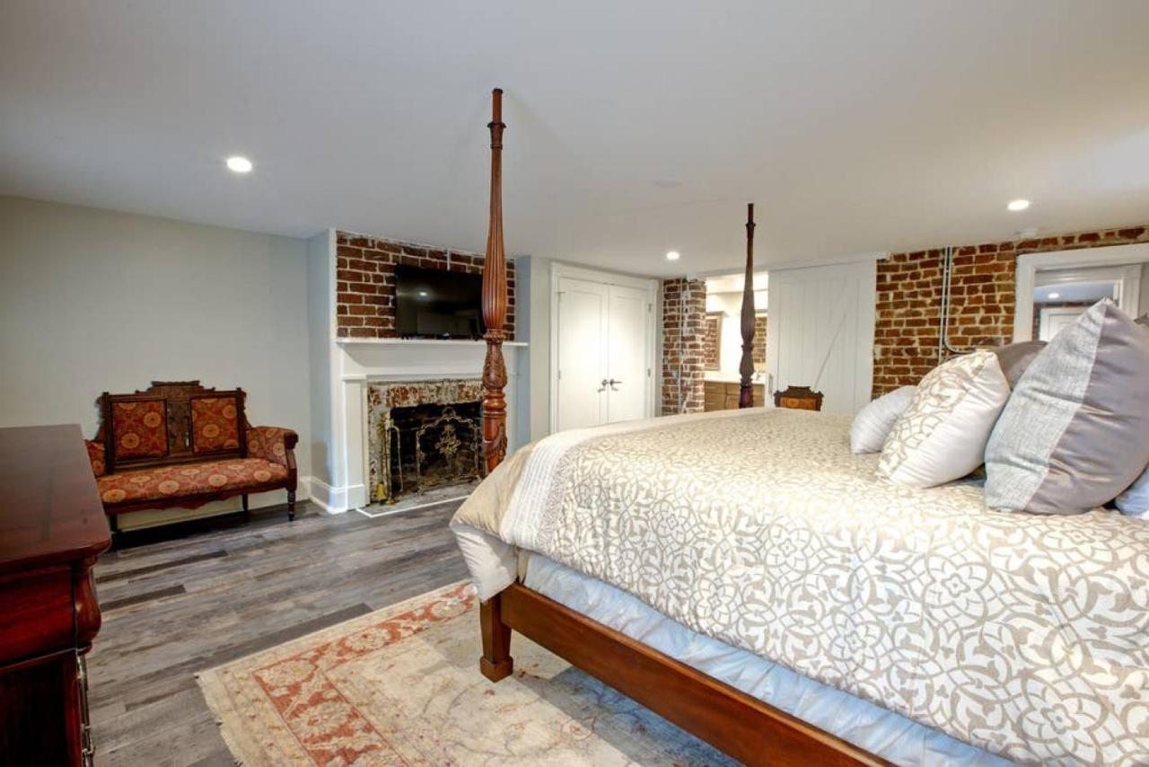 Restored Historic 5 Bedroom 4 And A Half Bath * Savannah