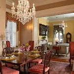 The Inn On West Liberty