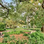 Garden Level On Charlton