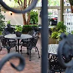 The Presidents\' Quarters Inn