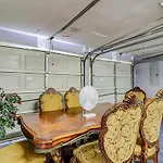 Island Oasis Unit B