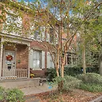 The Palm House-Downtown Private Patio Luxury Home