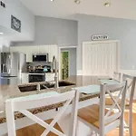 Pet-Friendly Savannah Gem - 12 Mi To Tybee Island!