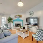 Pet-Friendly Savannah Gem - 12 Mi To Tybee Island!