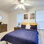 Cozy Savannah Studio About 10 Mi To Tybee Island!