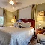 Azalea Inn And Villas
