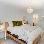 Crawford Carriage House