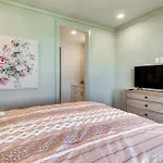 Idyllic Savannah Apartment With River Views!