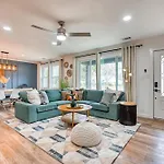 The Mariners Rest, Near Downtown, Savannah Coastal Charm