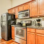 14 Ppl, Spacious Backyard, Hammock, Fitness Equipment, Near Down Town