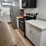 Stylish 1Br Near Heart Of Town