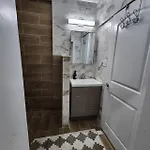 Stylish 1Br Near Heart Of Town