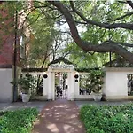 The Presidents\' Quarters Inn