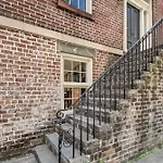 23 E York Street Unit 1