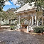 Houston Street Retreat