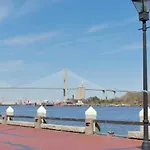 5Min To River Street, Dt - Spacious - Free Parking