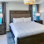 Luxvilla 3 Br-3 Ba Villa Near River Street