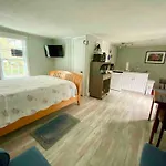 Heart Of Historic Savannah Carriage House