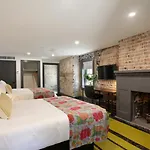 Double Queen Suite 1St Floor Boutique Hotel