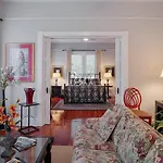 420Waldburg A - Modern Apt With Southern Charm Blocks From Forsyth