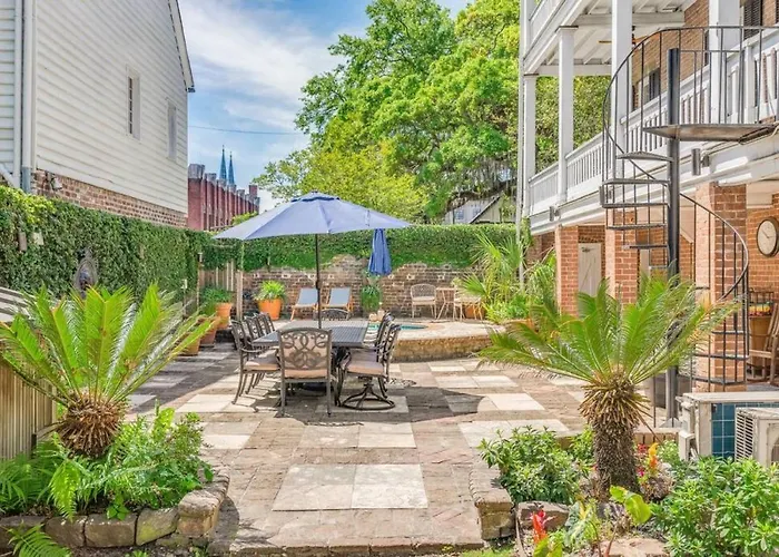 Carriage House A At Hamilton