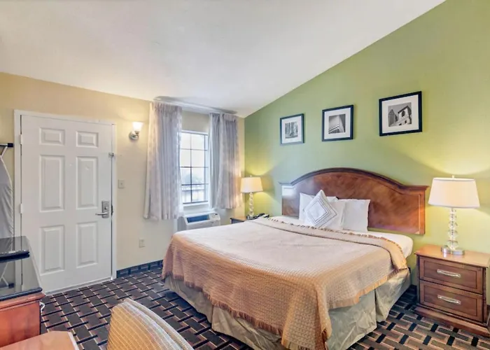 Savannah Garden Hotel