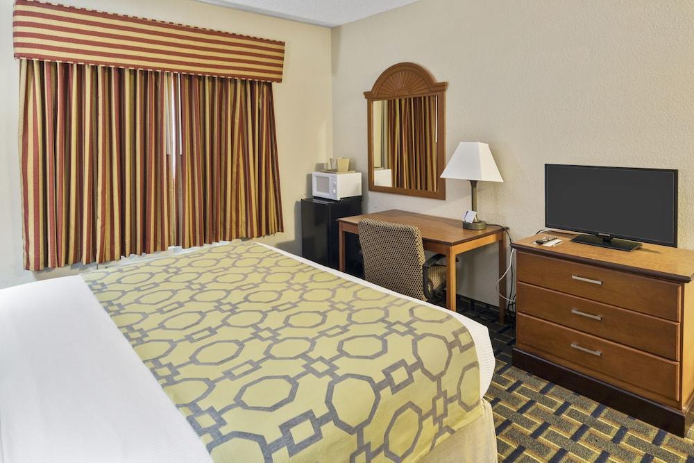 Baymont By Wyndham Pooler/savannah Savannah