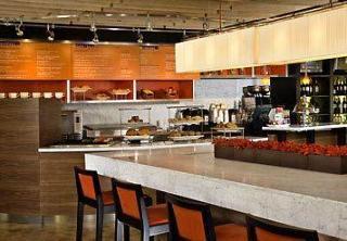 Courtyard By Marriott Midtown Hotel Savannah