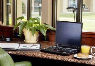 Courtyard By Marriott Midtown