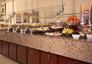 Courtyard By Marriott Midtown Hotel 3*