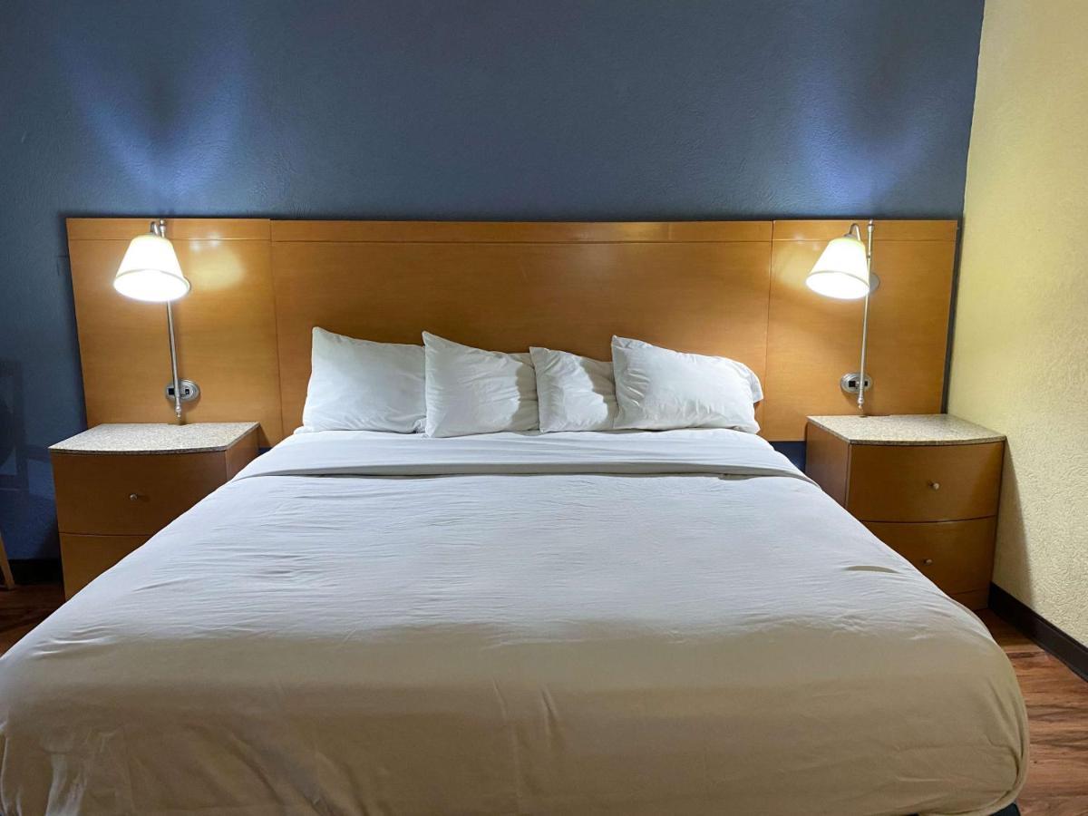 6 Savannah, Ga- Gateway & I-95 Hotel 2*