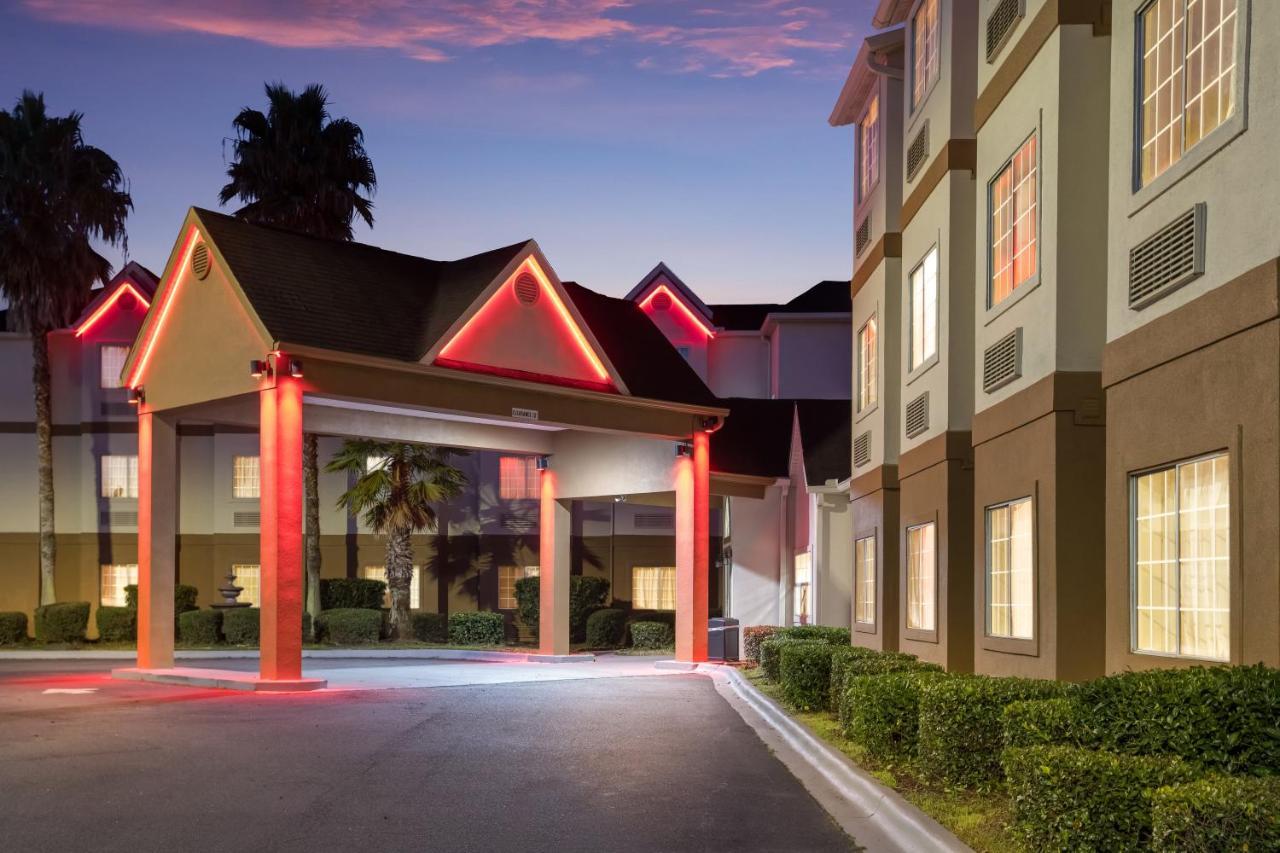 Red Roof Plus+ & - I-95 Hotel