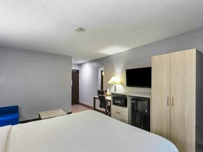 Days By Wyndham Gateway I-95 Hotel Savannah