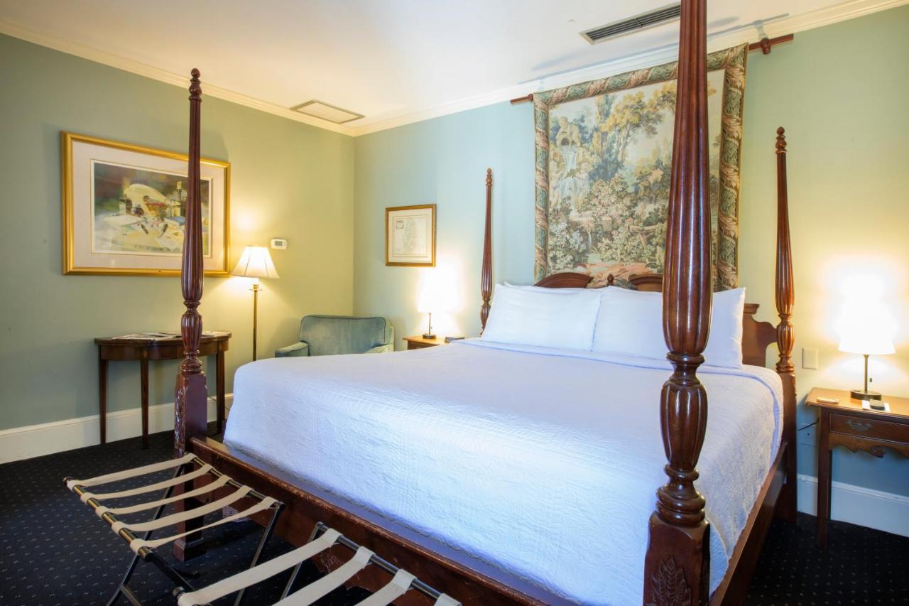 Foley House 4*