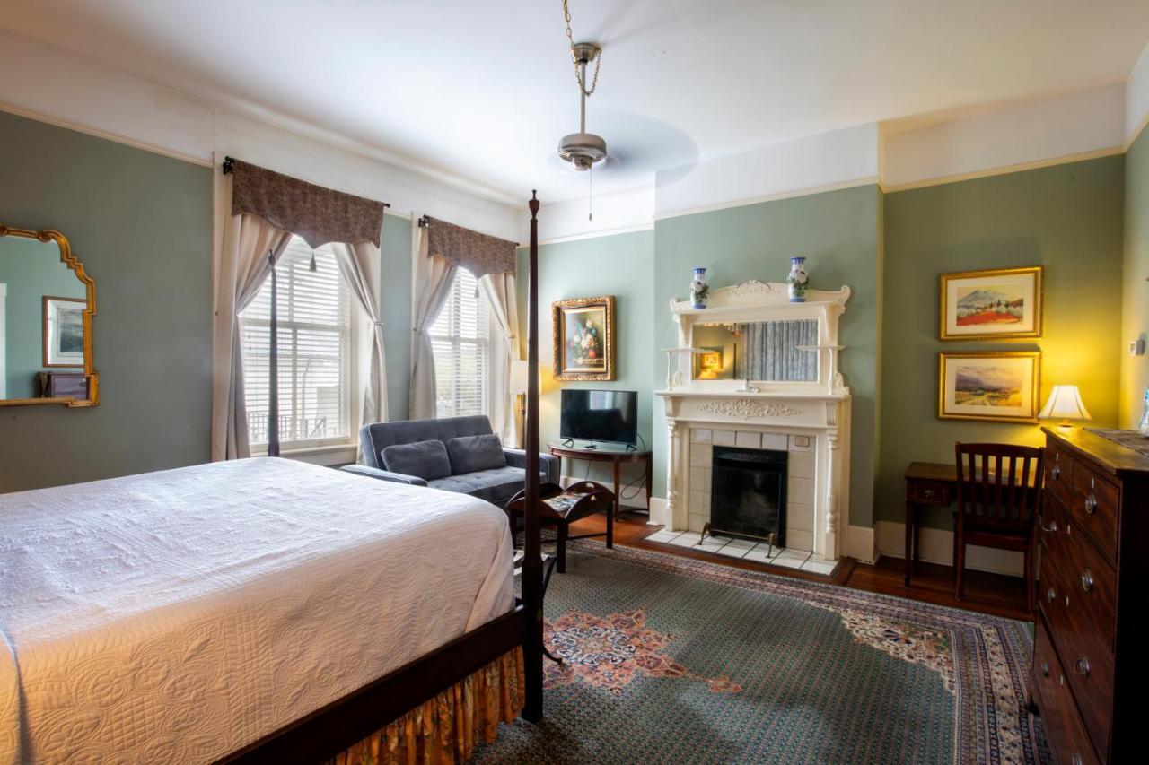 Bed & Breakfast Foley House