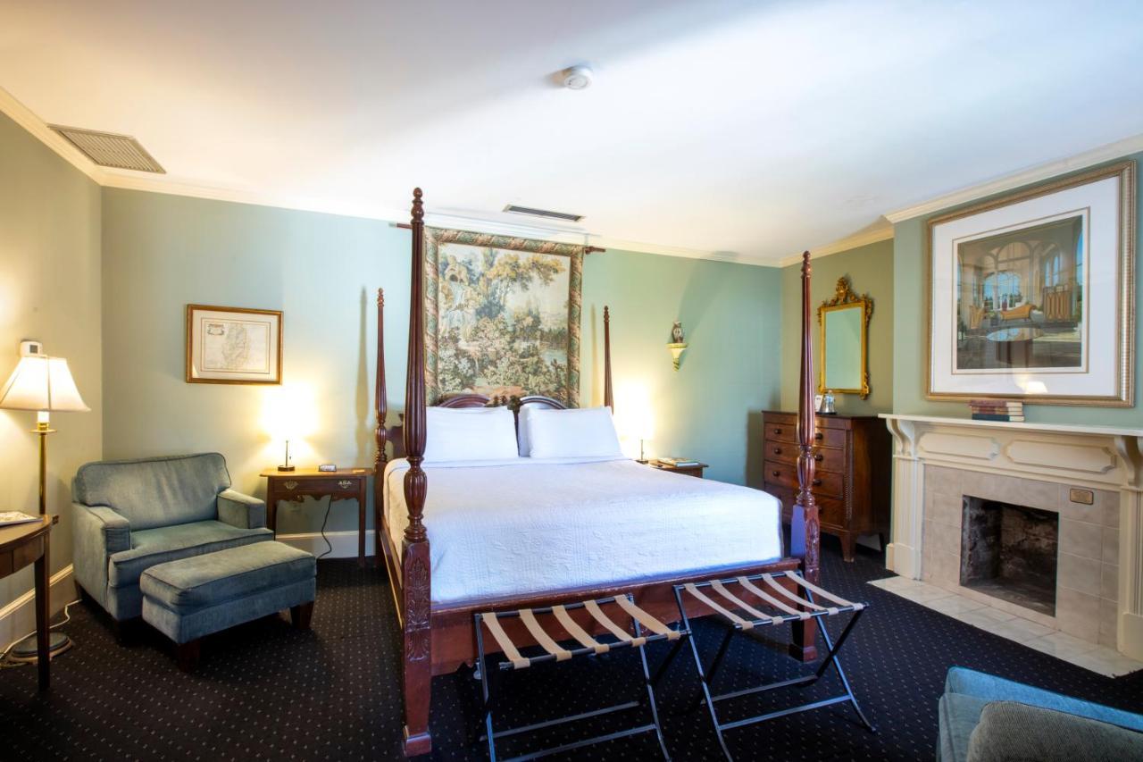 Foley House 4*
