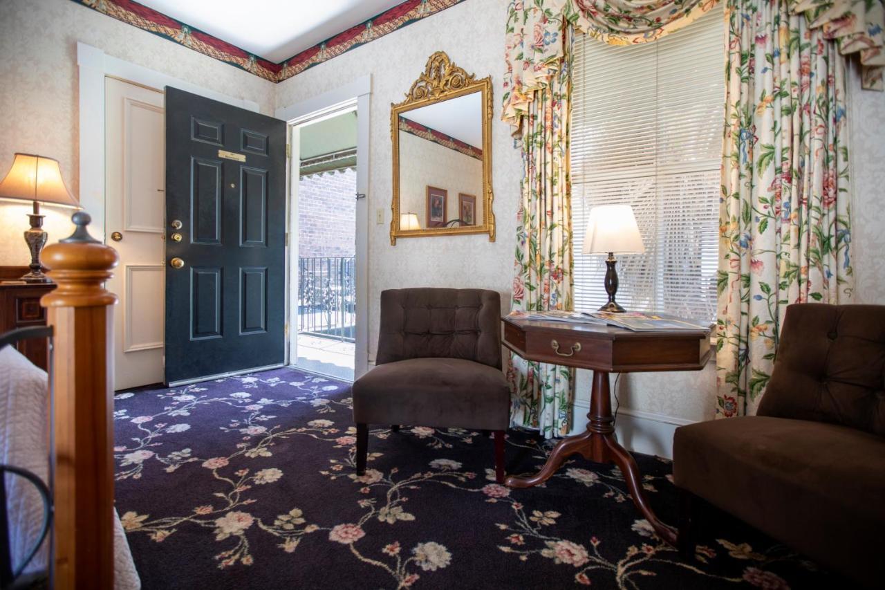 Bed & Breakfast Foley House Savannah